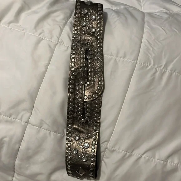 Studded rhinestone stars Black gold metallic Leather Belt  display picture 1